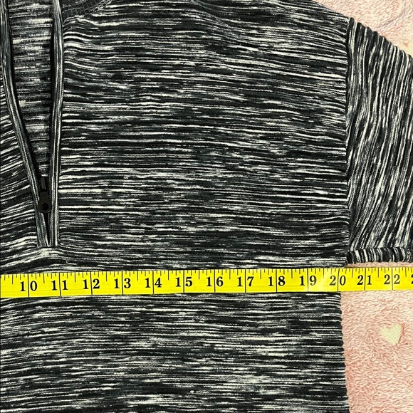 Aerie Black and Gray Hooded Sweatshirt - Picture 6 of 6